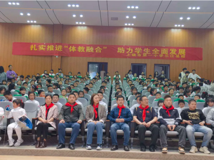 奧運李娜冠軍擊劍比賽視頻_奧運冠軍擊劍李娜_奧運李娜冠軍擊劍視頻