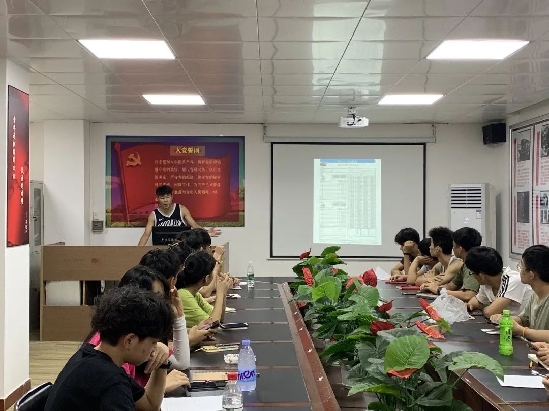 籃球講解規則詳細視頻_籃球講解規則詳細介紹_籃球場(chǎng)規則詳細講解