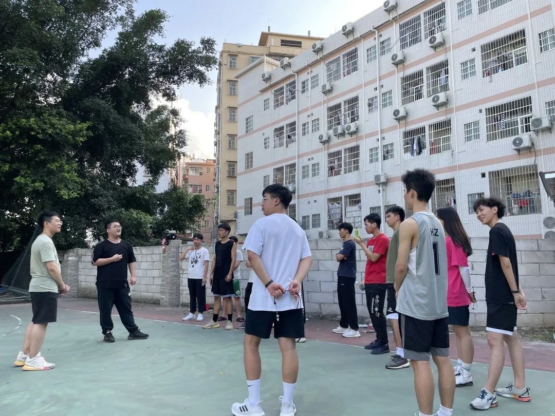籃球講解規則詳細介紹_籃球講解規則詳細視頻_籃球場(chǎng)規則詳細講解