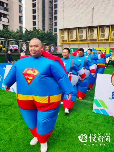 足球規則幼兒游戲有哪些_關(guān)于足球的幼兒游戲規則_足球規則幼兒游戲教案