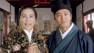 游泳運動(dòng)冠軍女名字_美國游泳女選手_游泳冠軍美國女明星是誰(shuí)
