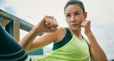 游泳運動(dòng)冠軍女名字_美國游泳女選手_游泳冠軍美國女明星是誰(shuí)
