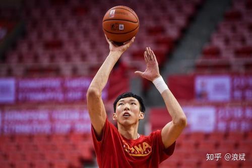 暫?；@球規則換比賽人怎么辦_籃球比賽暫停和換人的規則_籃球比賽規則暫停與換人