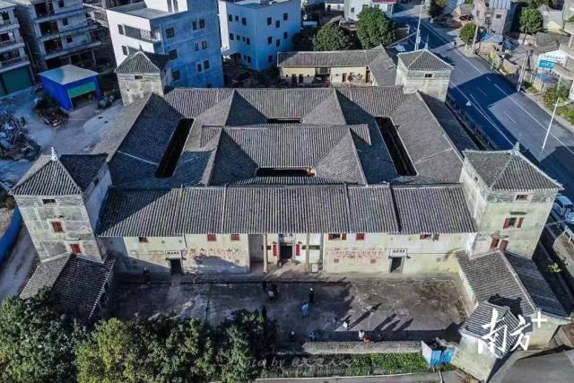 嘉應學(xué)院籃球杯冠軍_籃校杯2020_籃校杯u17