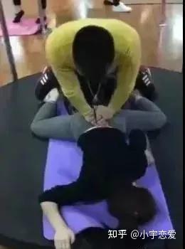 女子上健身房私教視頻_女子上健身房私教視頻_女子上健身房私教視頻