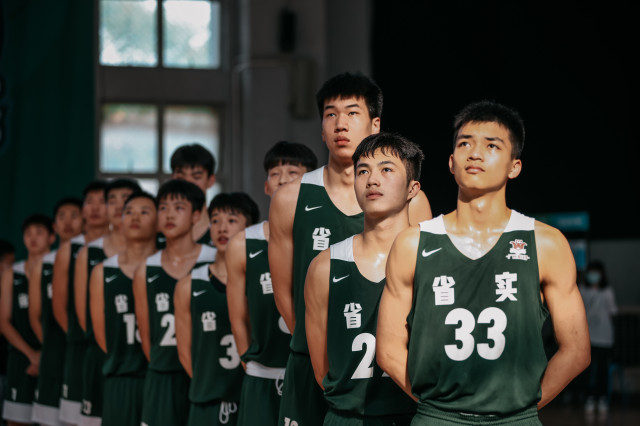 廣州高中籃球王者誕生廣東實(shí)驗中學(xué)成就“七