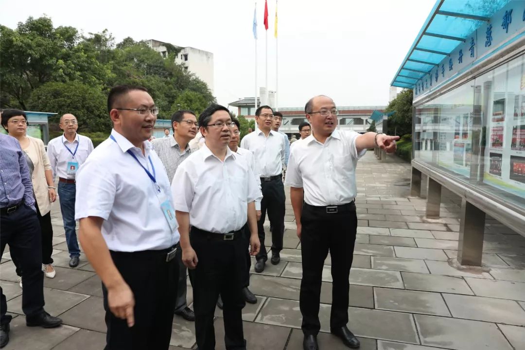 舉重冠軍俞敏洪簡(jiǎn)介_(kāi)舉重冠軍俞敏洪個(gè)人資料_俞敏洪舉重冠軍