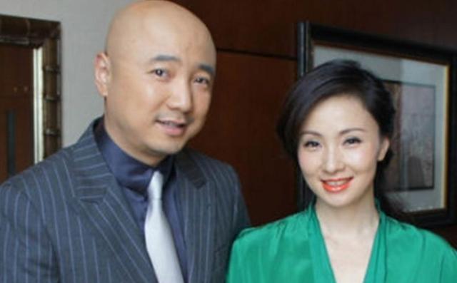 她是著(zhù)名演員，也是游泳冠軍，曾拒富豪9次