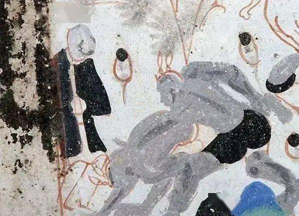 游泳跳水翻跟斗的技巧_游泳跳水出發(fā)技巧視頻_跳水怎么翻滾