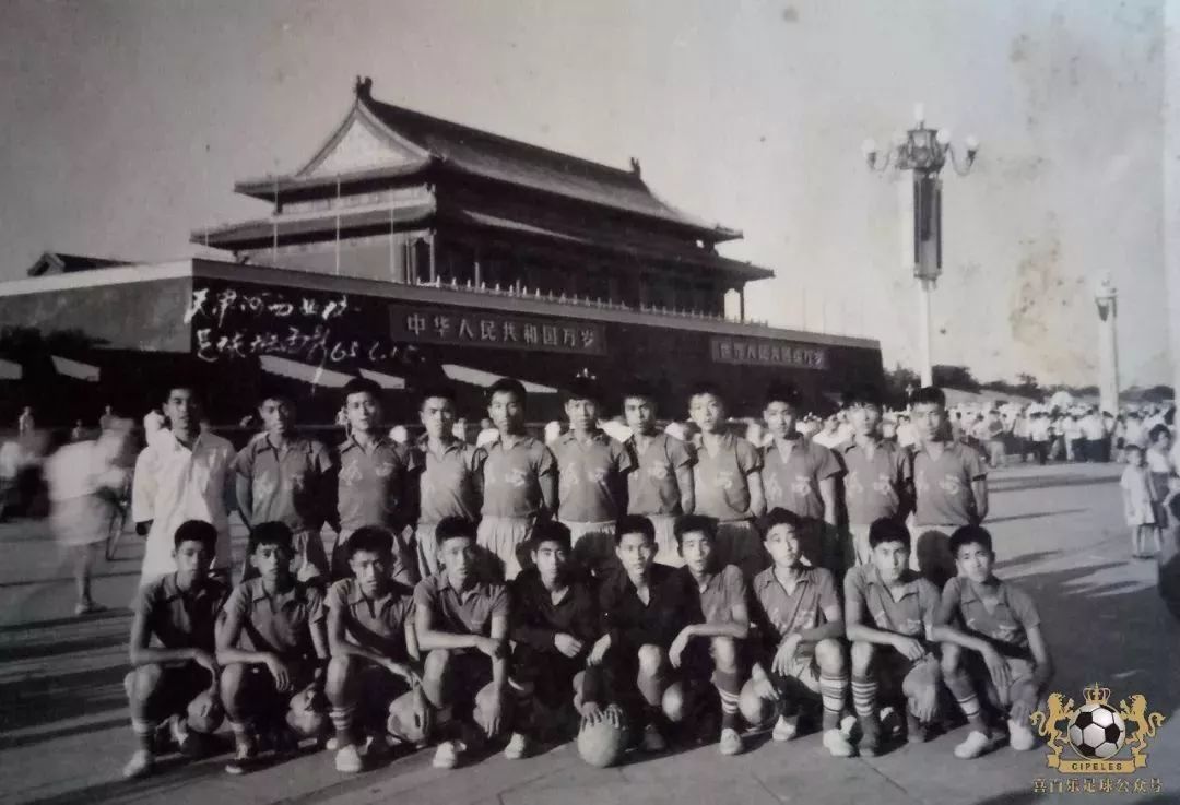 足球歷史左邊前衛_左前衛球員_足壇歷史十大左邊前衛